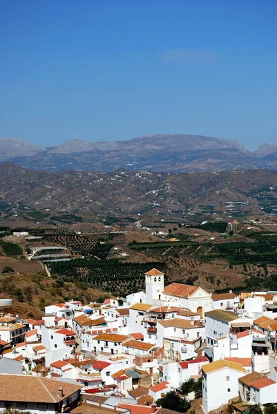 Vista Aldeia Caiada Branco Campo Circundante Iznate Província Málaga Andaluzia — Fotografia de Stock