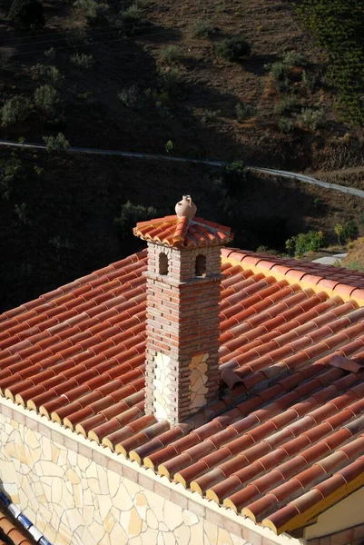 Традиционный Испанский Кирпичный Дымоход Кувшином Сверху Эль Вальдес Провинция Малага — стоковое фото