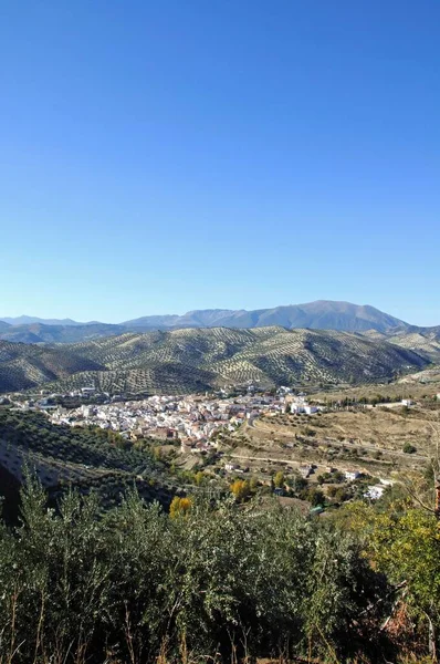 Pohled Vybledlou Vesnici Pueblo Blanco Okolní Krajinu Algarinejo Provincie Granada — Stock fotografie