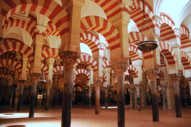 Mezquita (Cami), Cordoba, İspanya, Avrupa Dua Salonu 'ndaki kemerler