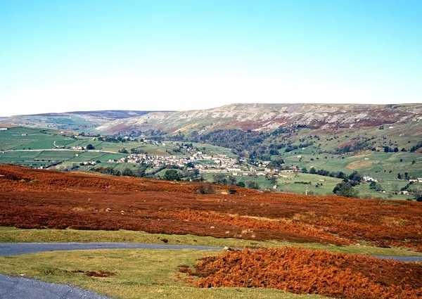 Вид Reeth Harkerside Moor Swaledale Yorkshire Dales North Yorkshire England — стокове фото
