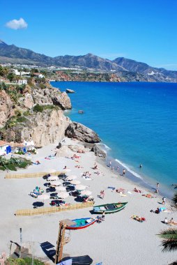 NERJA, İspanya - 19 Mart 2008 - Balıkçı Koyu ve kıyı şeridi boyunca manzaralar, Nerja, İspanya - 19 Mart 2008