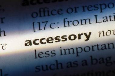 bir sözlüğü'ndeki aksesuar sözcüğü. aksesuar kavramı.