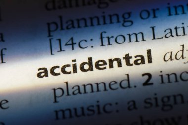 yanlışlıkla tek kelimeyle bir sözlük. yanlışlıkla kavramı.