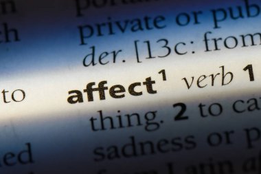 bir sözlüğü'ndeki sözcüğü etkiler. kavram etkiler.