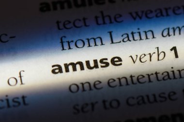 bir sözlüğü'ndeki sözcüğü eğlendirmek. kavram eğlendirmek.