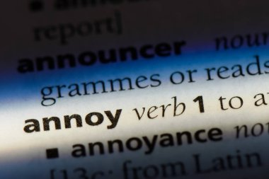 bir sözlüğü'ndeki sözcüğü rahatsız. kavram rahatsız.