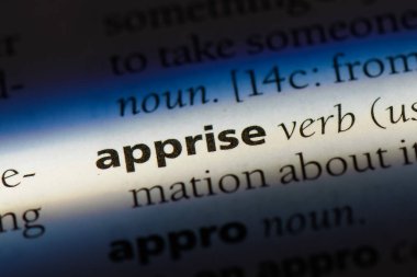 bir sözlüğü'ndeki sözcüğü söyler. kavramı söylemek.