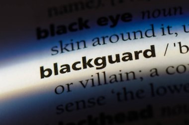 bir sözlüğü'ndeki sözcüğü alçak. alçak kavramı.