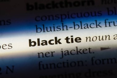 siyah kravat Word'de bir sözlük. siyah kravat kavramı.