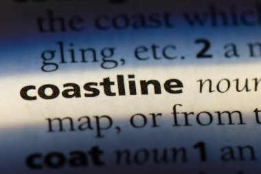 bir sözlüğü'ndeki kıyı şeridi sözcüğü. kıyı şeridi kavramı.