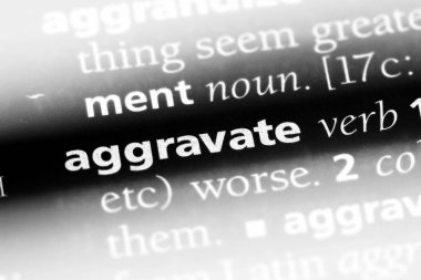 bir sözlüğü'ndeki sözcüğü ağırlaştırmak. kavram ağırlaştırmak.