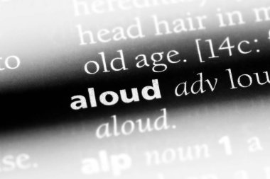 yüksek sesle bir sözlükte kelime. yüksek sesle kavramı.