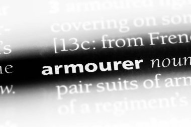 bir sözlüğü'ndeki silâhtar sözcüğü. silâhtar kavramı.