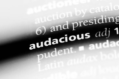 cesur tek kelimeyle bir sözlük. cesur kavramı.