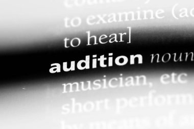 bir sözlüğü'ndeki sözcüğü seçmelere. seçmelere kavramı.