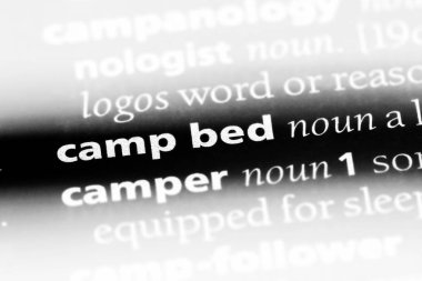 bir sözlüğü'ndeki Kamp yatağı sözcüğü. Kamp yatağı kavramı.