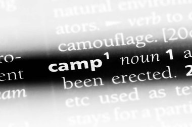 bir sözlüğü'ndeki kamp sözcüğü. kamp kavramı.