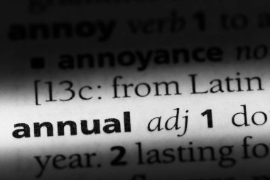 bir sözlüğü'ndeki yıllık sözcüğü. yıllık kavramı.