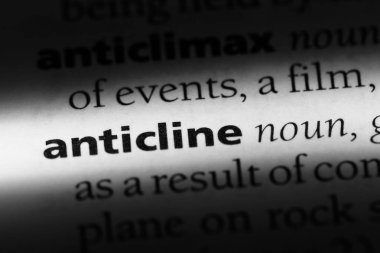 bir sözlüğü'ndeki antiklinali sözcüğü. antiklinali kavramı.