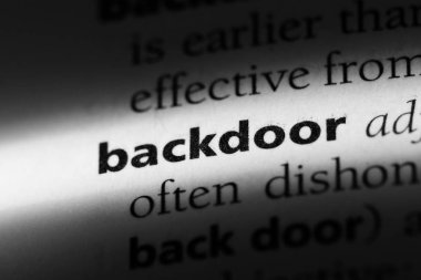 arka kapı tek kelimeyle bir sözlük. arka kapı kavramı.