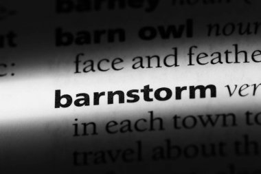bir sözlüğü'ndeki sözcüğü barnstorm. kavram barnstorm.