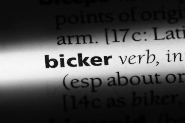 bir sözlüğü'ndeki sözcüğü tartışır. kavram tartışır.