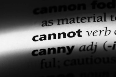 bir sözlükte kelime olamaz. kavram olamaz.