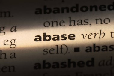 bir sözlüğü'ndeki sözcüğü abase. kavram abase.