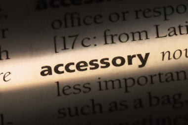 bir sözlüğü'ndeki aksesuar sözcüğü. aksesuar kavramı.