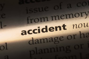 bir Sözlüğü'ndeki kaza sözcüğü. kaza kavramı.