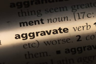 bir sözlüğü'ndeki sözcüğü ağırlaştırmak. kavram ağırlaştırmak.