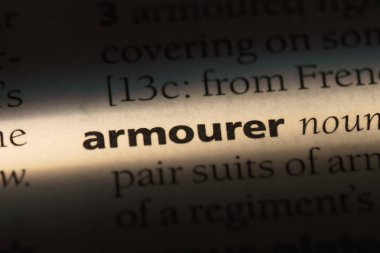 bir sözlüğü'ndeki silâhtar sözcüğü. silâhtar kavramı.