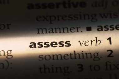 bir sözlüğü'ndeki sözcüğü değerlendirmek. kavram değerlendirmek.