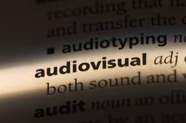 görsel-işitsel tek kelimeyle bir sözlük. görsel-işitsel kavramı.