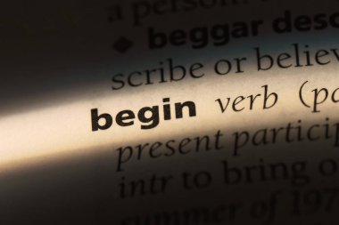 bir sözlüğü'ndeki sözcüğü başlar. kavram başlar.