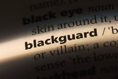 bir sözlüğü'ndeki sözcüğü alçak. alçak kavramı.