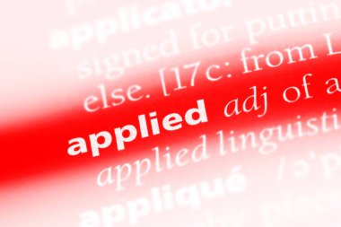 uygulanan tek kelimeyle bir sözlük. uygulanan kavramı.