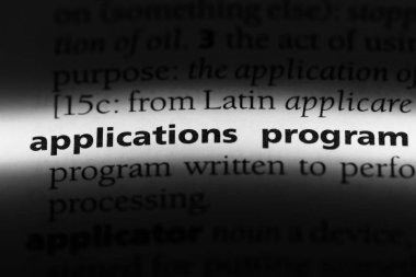 uygulamalar bir sözlüğü'ndeki sözcüğü programlamak. uygulamalar program kavramı.