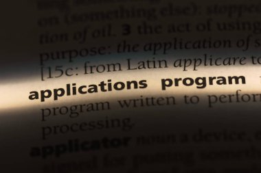 uygulamalar bir sözlüğü'ndeki sözcüğü programlamak. uygulamalar program kavramı.
