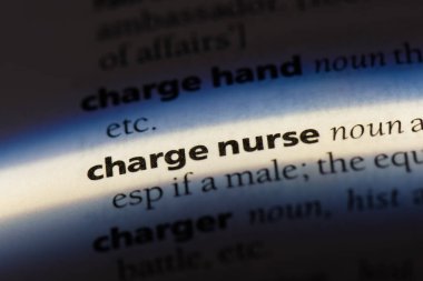 Hemşire sözcük sözlüğe şarj edin. sorumlu hemşire kavramı