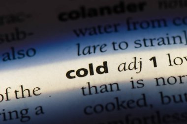 bir sözlüğü'ndeki soğuk sözcüğü. Soğuk kavramı