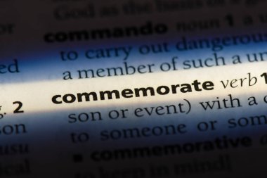 bir sözlüğü'ndeki sözcüğü anmak. kavram anmak