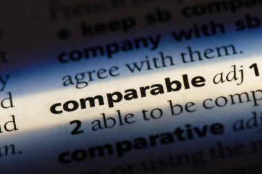 bir sözlüğü'ndeki karşılaştırılabilir sözcüğü. karşılaştırılabilir kavramı