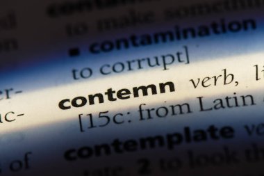 bir sözlüğü'ndeki sözcüğü contemn. kavram contemn