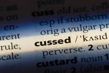 lanetli kelime sözlüğe. lanetli kavramı