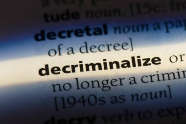 bir sözlüğü'ndeki sözcüğü decriminalize. kavram decriminalize
