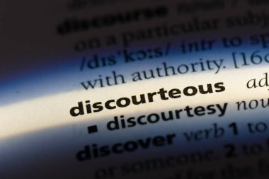 bir sözlüğü'ndeki nezaketsiz sözcüğü. nezaketsiz kavramı