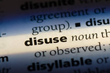 bir sözlüğü'ndeki terketmek sözcüğü. terketmek kavramı