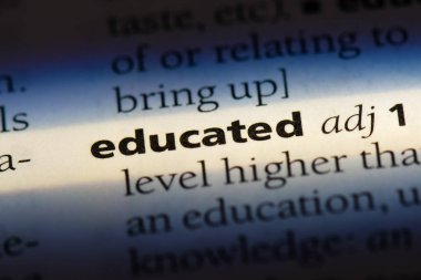 bir sözlüğü'ndeki sözcüğü eğitimli. eğitimli kavramı